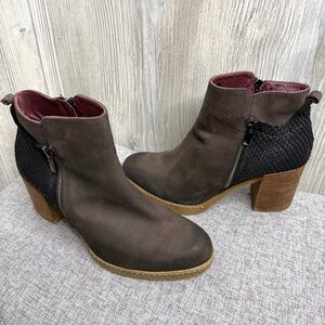 Sundance Cantabria Leather Ankle Booties